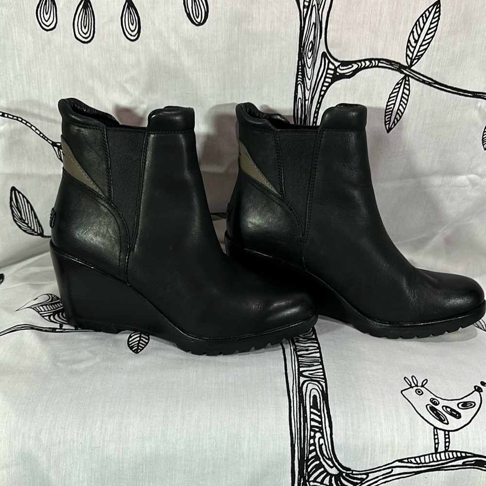 Sorel After Hours Chelsea heeled leather booties